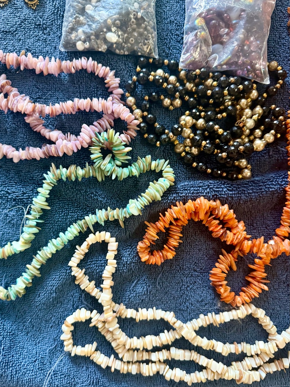 Large Jewelry Making Supplies & Beading Lot – Estate Find – 4 lbs 11.9 oz - Picture 13 of 16